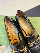 Load image into Gallery viewer, Gucci interlocking G Mid Heel Pump