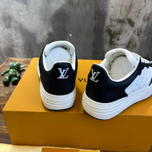 Load image into Gallery viewer, Louis Vuitton Groovy Platform Sneakers