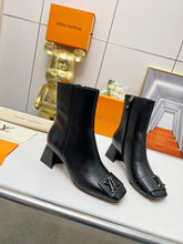 Load image into Gallery viewer, Louis Vuitton Shake Ankle Boots