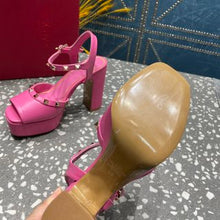 Load image into Gallery viewer, Valentino Garavani Tan-go Platform Patent Leather Sandal 155MM