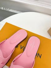 Load image into Gallery viewer, Louis Vuitton Isola Flat Mule