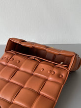 Load image into Gallery viewer, Bottega Veneta Chain Cassette Bag