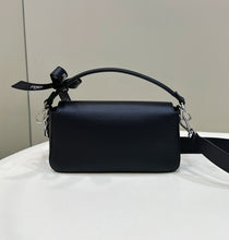 Load image into Gallery viewer, Fendi Baguette Bag