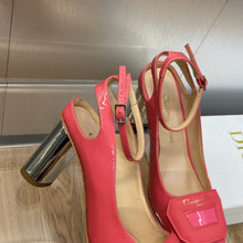 Load image into Gallery viewer, Christian Dior Day Pump