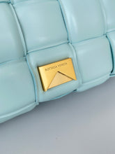 Load image into Gallery viewer, Bottega Veneta Chain Cassette Bag