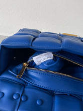 Load image into Gallery viewer, Bottega Veneta Chain Cassette Bag