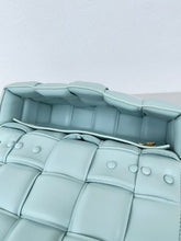 Load image into Gallery viewer, Bottega Veneta Chain Cassette Bag