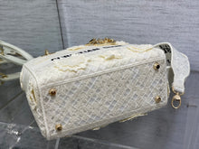 Load image into Gallery viewer, Christian Dior Medium Lady D-Lite Bag