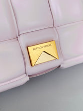 Load image into Gallery viewer, Bottega Veneta Chain Cassette Bag