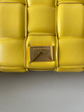 Load image into Gallery viewer, Bottega Veneta Chain Cassette Bag