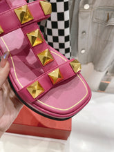 Load image into Gallery viewer, Valentino Roman Stud Sandals