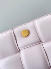 Load image into Gallery viewer, Bottega Veneta Chain Cassette Bag