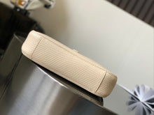 Load image into Gallery viewer, YSL Le 5 A 7 Hobo Bag