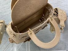 Load image into Gallery viewer, Christian Dior Medium Lady D-Lite Bag