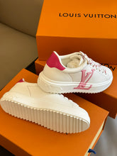 Load image into Gallery viewer, Louis Vuitton Time Out Sneakers