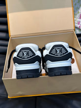 Load image into Gallery viewer, Louis Vuitton Trainer Maxi Sneakers