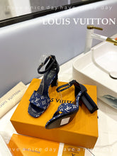 Load image into Gallery viewer, Louis Vuitton Silhouette Sandals