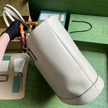 Load image into Gallery viewer, Gucci Diana Medium Tote Bag