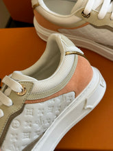 Load image into Gallery viewer, Louis Vuitton Time Out Sneakers