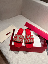 Load image into Gallery viewer, Valentino Slide Sandal