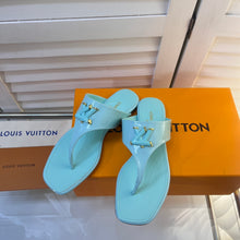 Load image into Gallery viewer, Louis Vuitton Shake Flat Thong Sandals