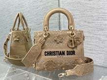 Load image into Gallery viewer, Christian Dior Medium Lady D-Lite Bag
