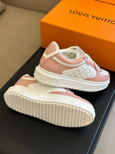 Load image into Gallery viewer, Louis Vuitton Time Out Sneakers