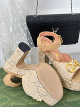 Load image into Gallery viewer, Gucci Horsebit Platform Sandals