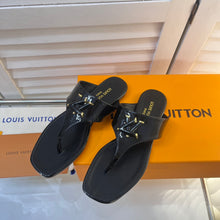 Load image into Gallery viewer, Louis Vuitton Shake Flat Thong Sandals