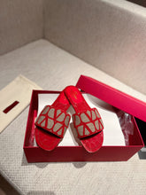 Load image into Gallery viewer, Valentino Slide Sandal