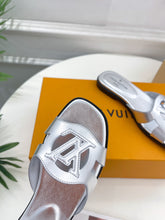 Load image into Gallery viewer, Louis Vuitton Isola Flat Mule