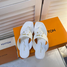 Load image into Gallery viewer, Louis Vuitton Shake Flat Thong Sandals