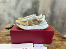 Load image into Gallery viewer, Valentino Lace An Mesh Lace Runner Sneakers