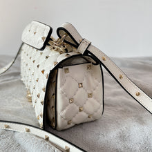 Load image into Gallery viewer, Valentino Garavani Rockstud Spike Shoulder Bag