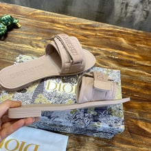 Load image into Gallery viewer, Christian Dio(R) Evolution Slide