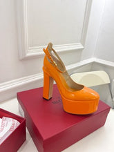 Load image into Gallery viewer, Valentino Tan-go Platform Patent Leather Sandal 155MM