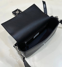Load image into Gallery viewer, Fendi Baguette Bag