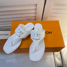 Load image into Gallery viewer, Louis Vuitton Shake Flat Thong Sandals