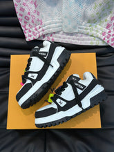 Load image into Gallery viewer, Louis Vuitton Trainer Maxi Sneakers