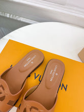 Load image into Gallery viewer, Louis Vuitton Isola Flat Mule