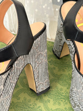 Load image into Gallery viewer, Gucci Horsebit Platform Sandals