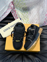 Load image into Gallery viewer, Louis Vuitton Trainer Maxi Sneakers