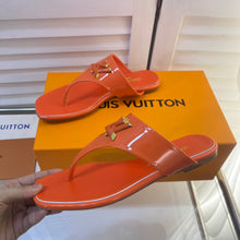 Load image into Gallery viewer, Louis Vuitton Shake Flat Thong Sandals