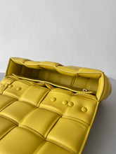 Load image into Gallery viewer, Bottega Veneta Chain Cassette Bag