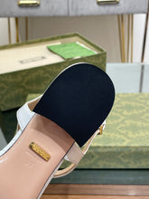 Load image into Gallery viewer, Gucci Double G Sandals