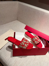 Load image into Gallery viewer, Valentino Slide Sandal