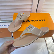 Load image into Gallery viewer, Louis Vuitton Shake Flat Thong Sandals
