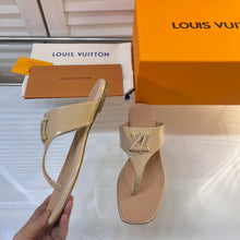 Load image into Gallery viewer, Louis Vuitton Shake Flat Thong Sandals