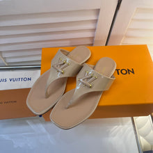 Load image into Gallery viewer, Louis Vuitton Shake Flat Thong Sandals
