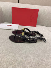 Load image into Gallery viewer, Valentino Thong Sandal